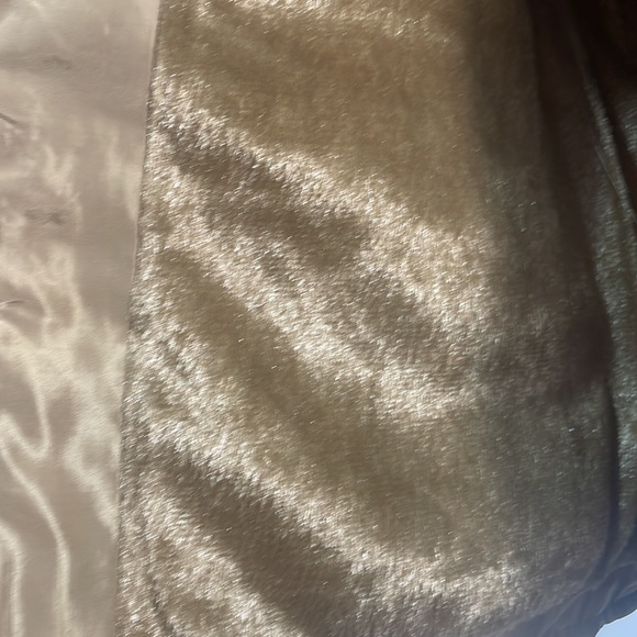 Louise Paris, Medium, Quilted, Tan Vest, Gold accents, winter, fall - Picture 9 of 10